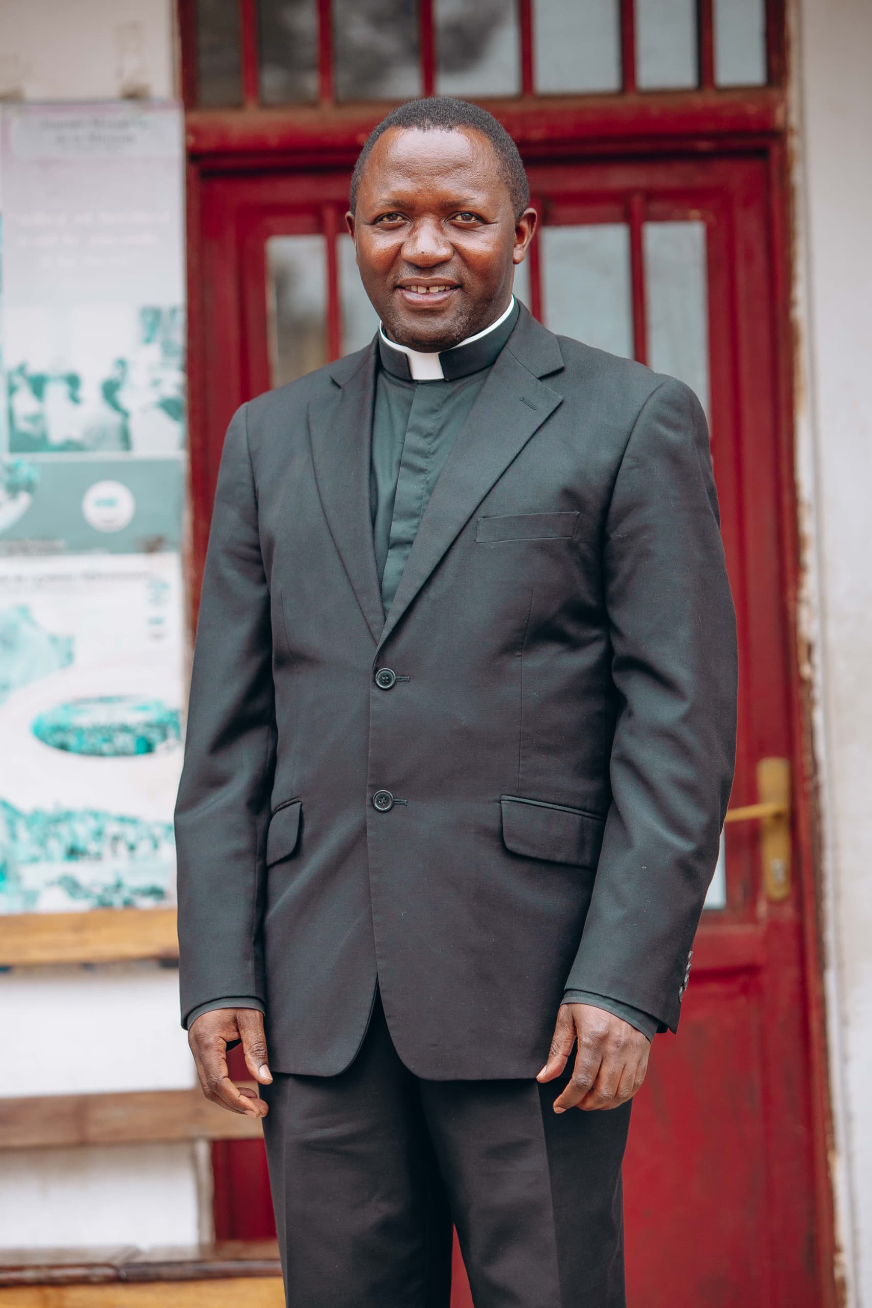 24 ans de vie sacerdotale : l’abbé Eugène HALERIMANA B. célèbre sa fidélité à Dieu dans le diocèse de Goma.