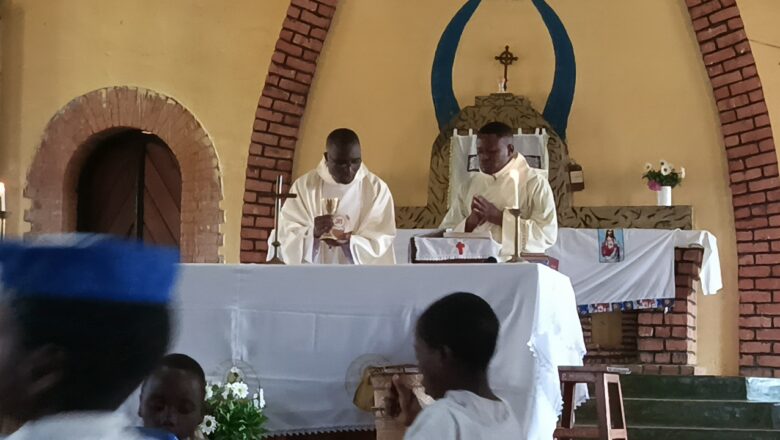 Bingi : Messe de prémices du Révérend Père Jean Baptiste MUHINDO PAYPAY, une célébration de foi et de fraternité