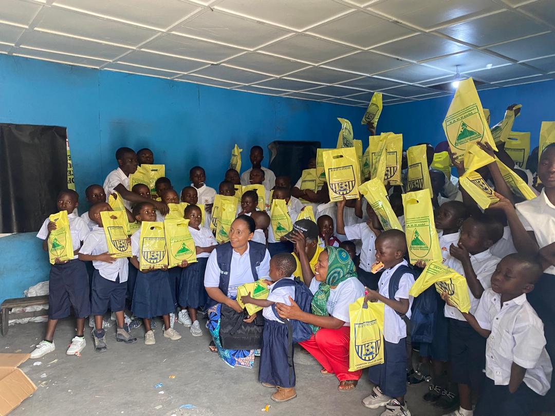 GOMA: Plus de cinquante enfants de l&rsquo;orphelinat Mama Afrika bénéficient des kits scolaires de SADD