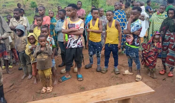 ERINGETI : L’UJC au cœur des campements de pygmées, entre solidarité et rencontre des cultures