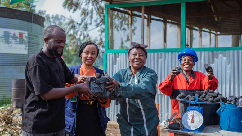Clôture du mois des droits de la femme : Un plaidoyer pour l’autonomisation et la consommation des briquettes écologiques