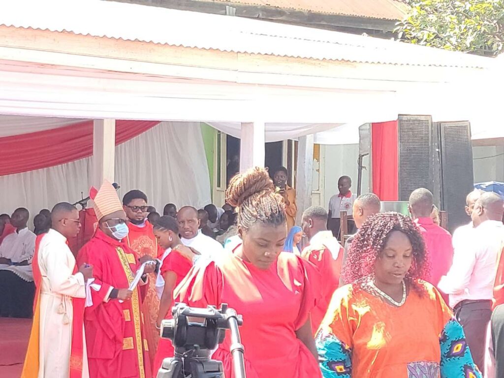 Goma : 286 jeunes reçoivent le Saint-Esprit au travers le sacrement de confirmation